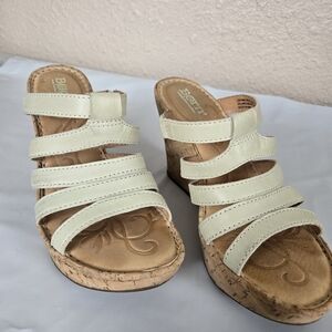 Born Ivory Wedge Heel Sandals Size 5 Medium Wide Pre-Owned #2A2